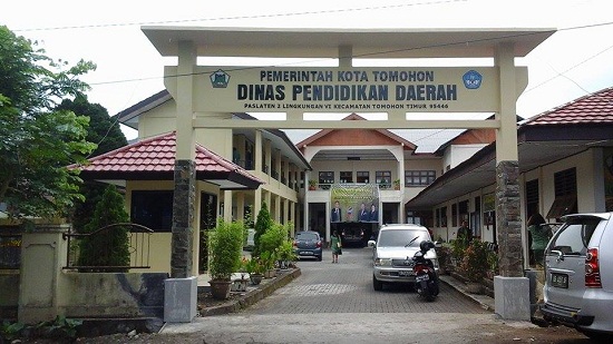 Gedung Kantor Dinas Pendidikan dan Kebudayaan Kota Tomohon